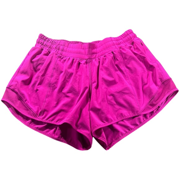 Lululemon Size 6 Hotty Hot Low-Rise Short 2.5" Ripened Raspberry - Picture 5 of 8